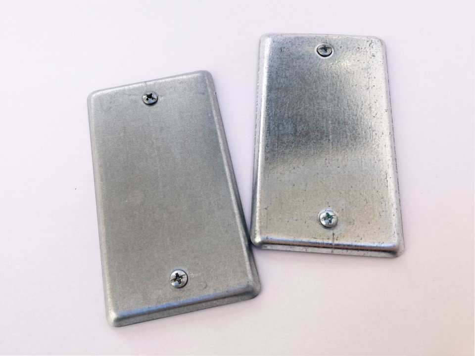 2 Magnetic Utility Plate Cache Containers